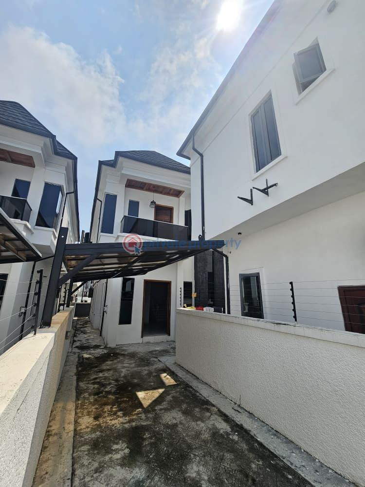 4 bedroom House For Sale Orchid Road Lekki Along Lekki Expressway Lagos - 4