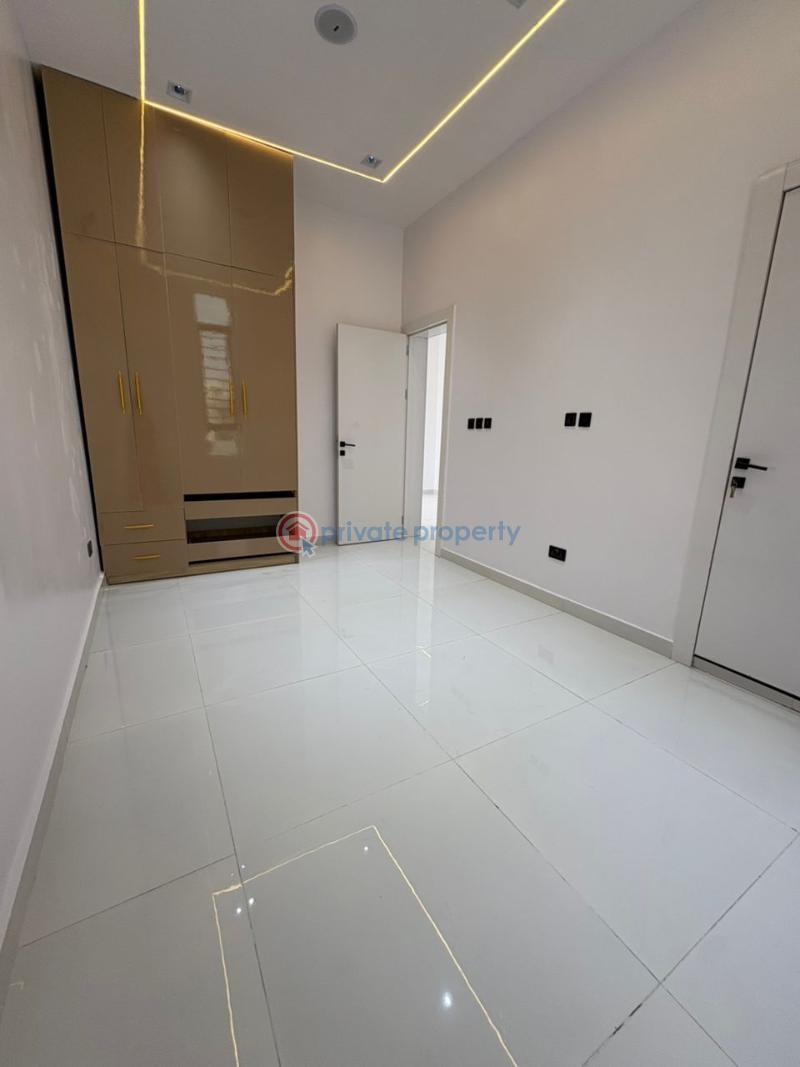 5 bedroom Detached Duplex For Sale 2nd Toll Gate Lekki Expressway Lagos - 3