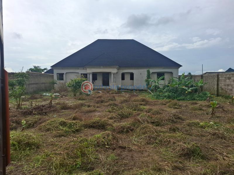 4 bedroom Bungalow For Sale Amuva Estate Eneka Port Harcourt Rivers - 0
