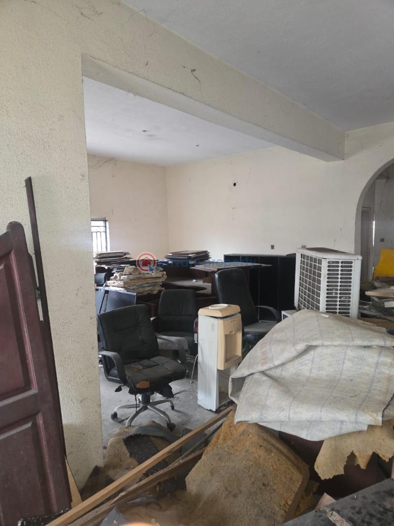 Commercial Property For Rent Victoria Island Lagos - 8