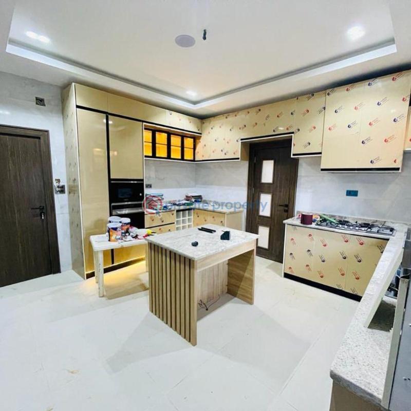 5 bedroom Duplex For Sale Guzape Abuja Phase 1  - 4