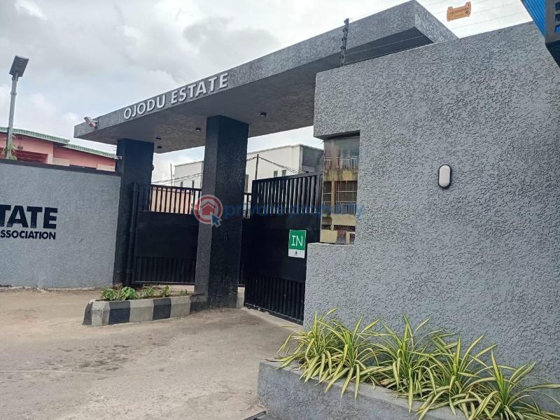 4 bedroom Detached Bungalow For Sale Estate Ogudu GRA Lagos - 2