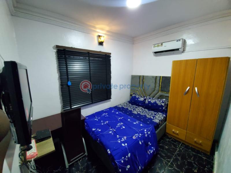 1 bedroom Self Contain Short let 119 Ogunlana Drive Surulere Lagos - 8
