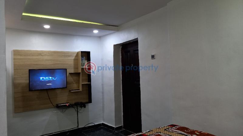 1 bedroom Self Contain Short let 119 Ogunlana Drive Surulere Lagos - 3