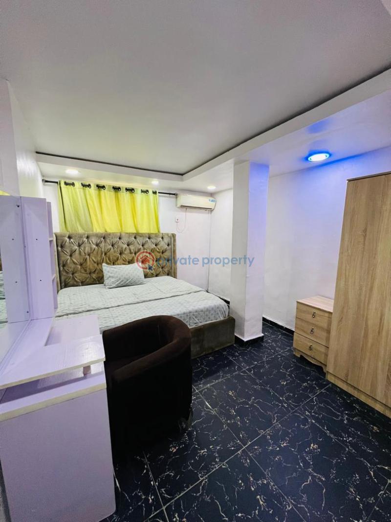 1 bedroom Self Contain Short let 119 Ogunlana Drive Surulere Lagos - 18