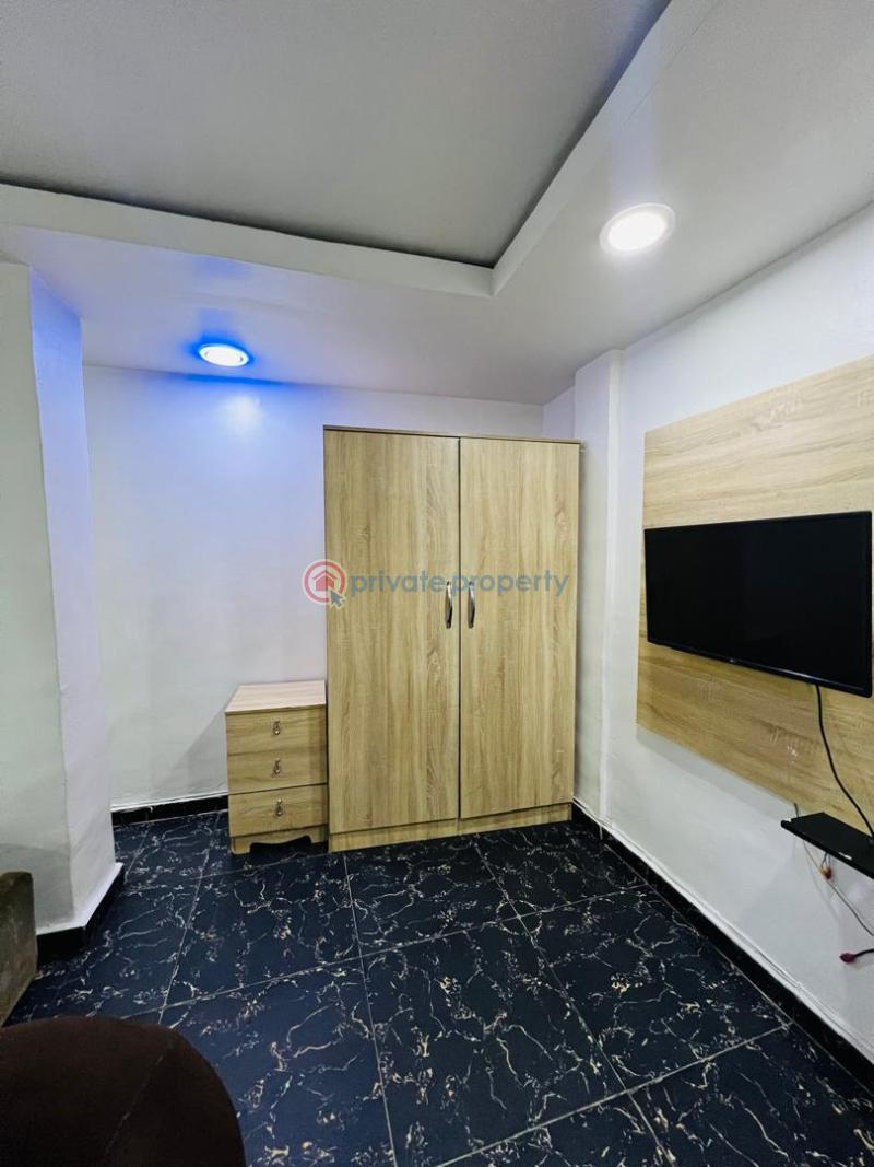1 bedroom Self Contain Short let 119 Ogunlana Drive Surulere Lagos - 20