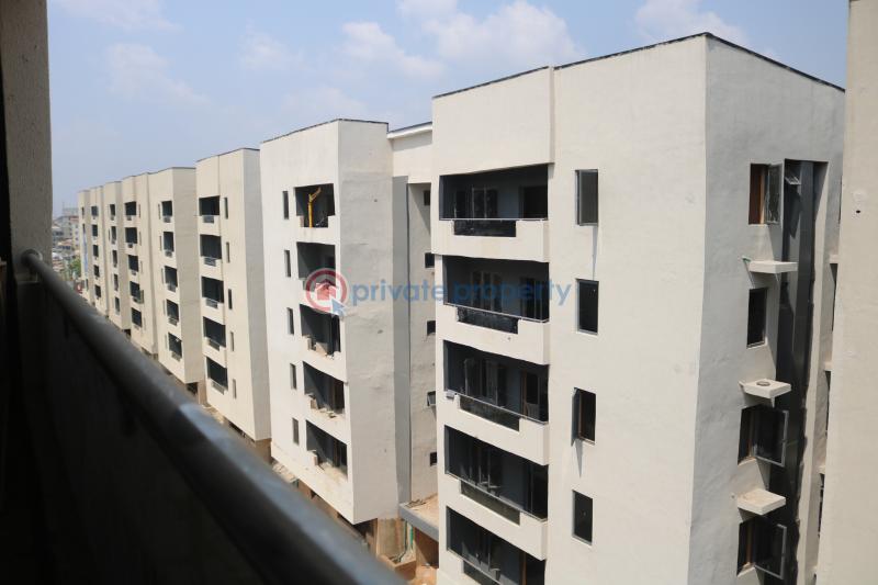 3 bedroom Flat & Apartment For Sale Ogunlana Surulere Lagos - 3