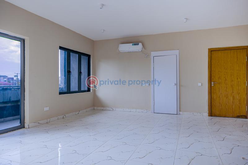 3 bedroom Flat & Apartment For Sale Ogunlana Surulere Lagos - 12