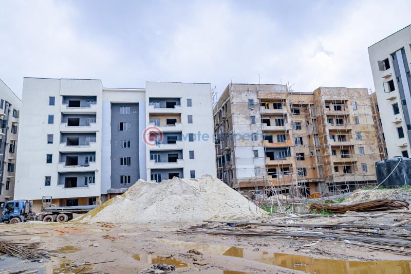 3 bedroom Flat & Apartment For Sale Ogunlana Surulere Lagos - 1