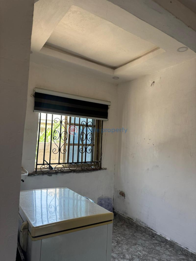 6 bedroom Bungalow For Sale Along Oreta Road, Igbogbo Ikorodu Igbogbo Ikorodu Lagos - 2