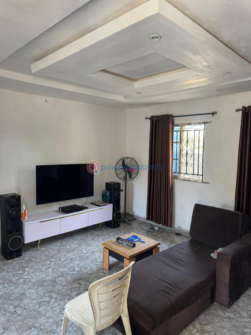 6 bedroom Bungalow For Sale Along Oreta Road, Igbogbo Ikorodu Igbogbo Ikorodu Lagos - 0