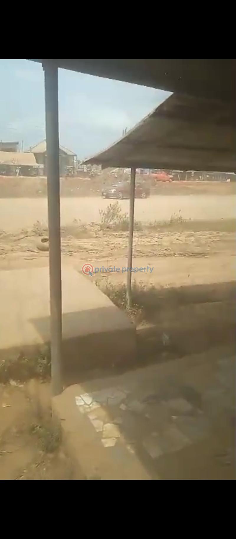 Mixed use Land For Sale Close To Bellezima Junction Along The Express Road, Sapele Road By Pass. Benin Edo - 1