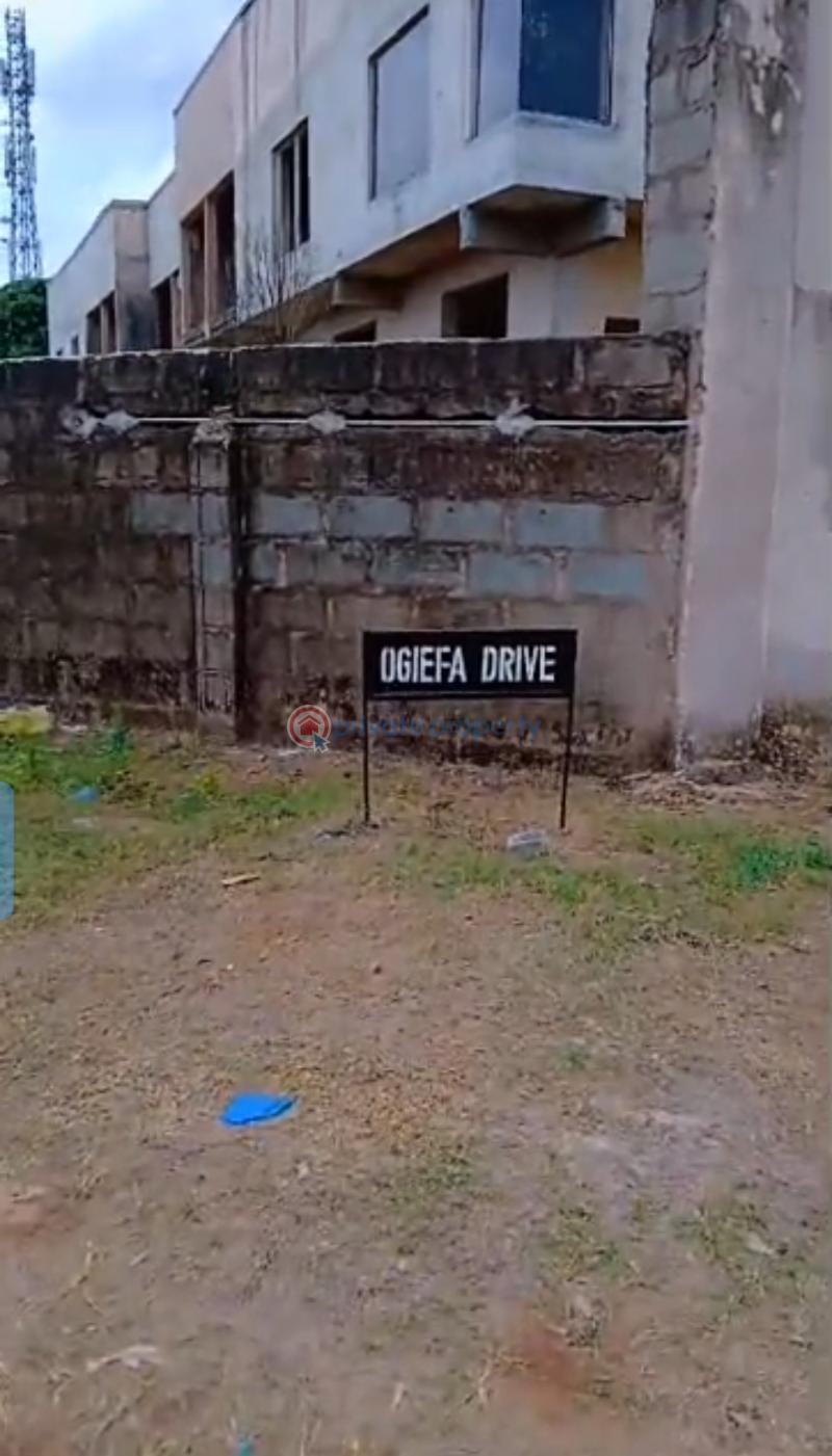 Mini Flat For Sale Just 80ft Away From The Road Opposite Jumia Office Off Limits Road G.r.a Benin City. Benin Edo - 5