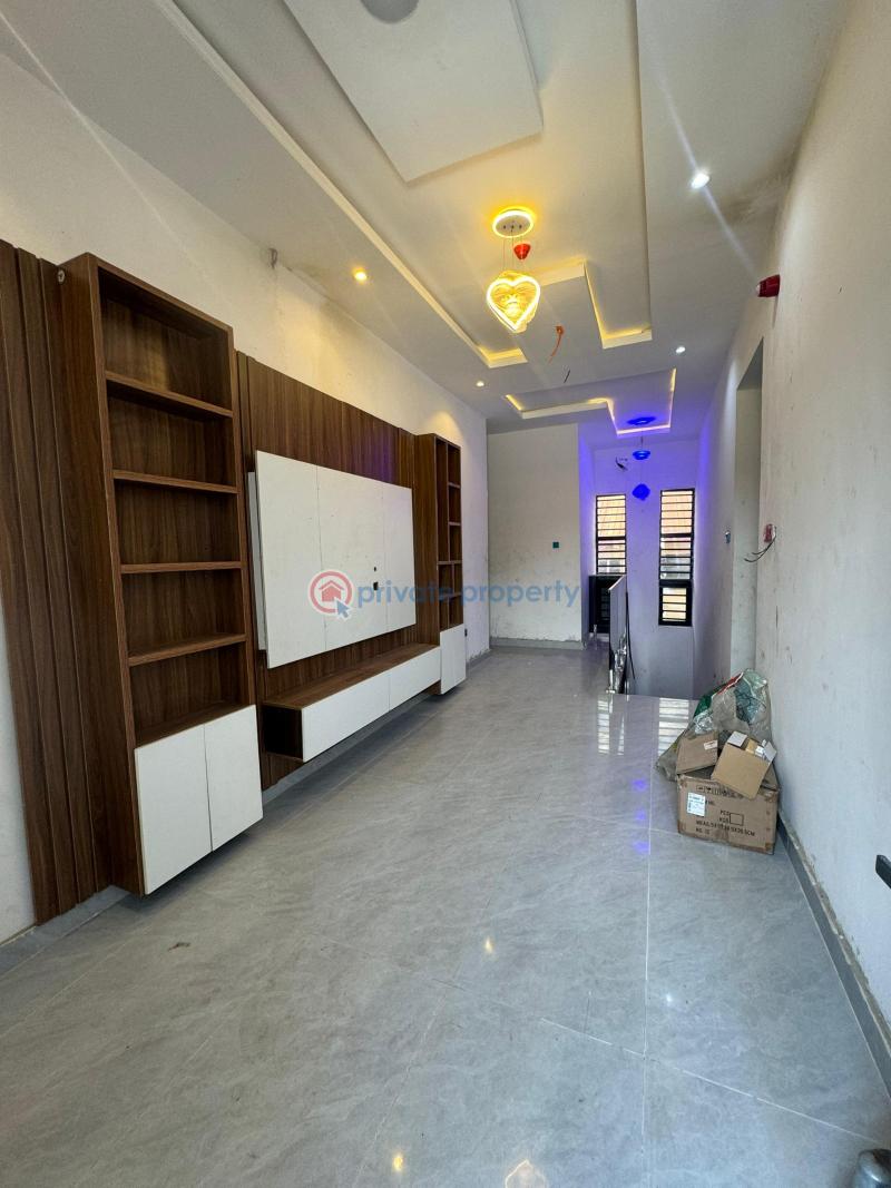 5 bedroom Detached Duplex For Sale Gbagada Lagos - 2