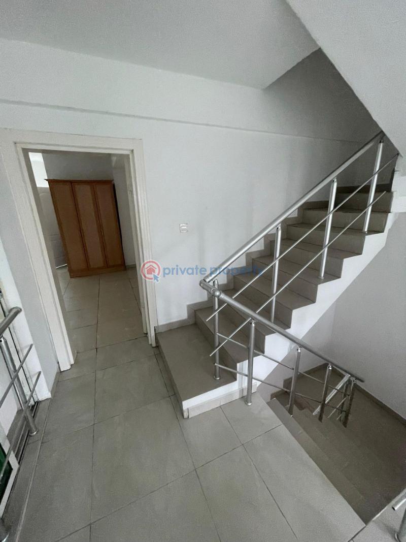 4 bedroom Terraced Duplex For Sale *distress Deal In Ikoyi* 4 Bedroom Terrace Duplex With Bq With T Location; Osborne Estate, Ikoyi. Osborne Foreshore Estate Ikoyi Lagos - 3
