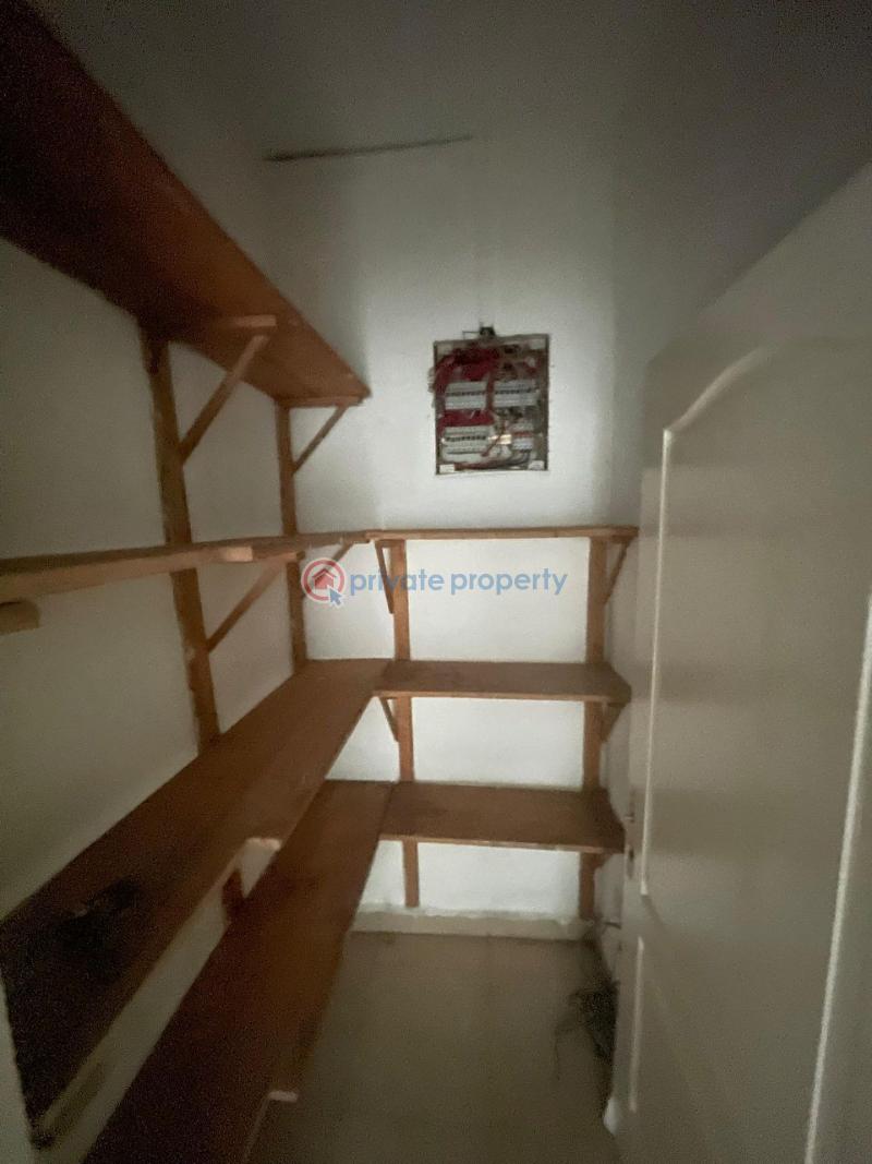 4 bedroom Terraced Duplex For Sale *distress Deal In Ikoyi* 4 Bedroom Terrace Duplex With Bq With T Location; Osborne Estate, Ikoyi. Osborne Foreshore Estate Ikoyi Lagos - 9