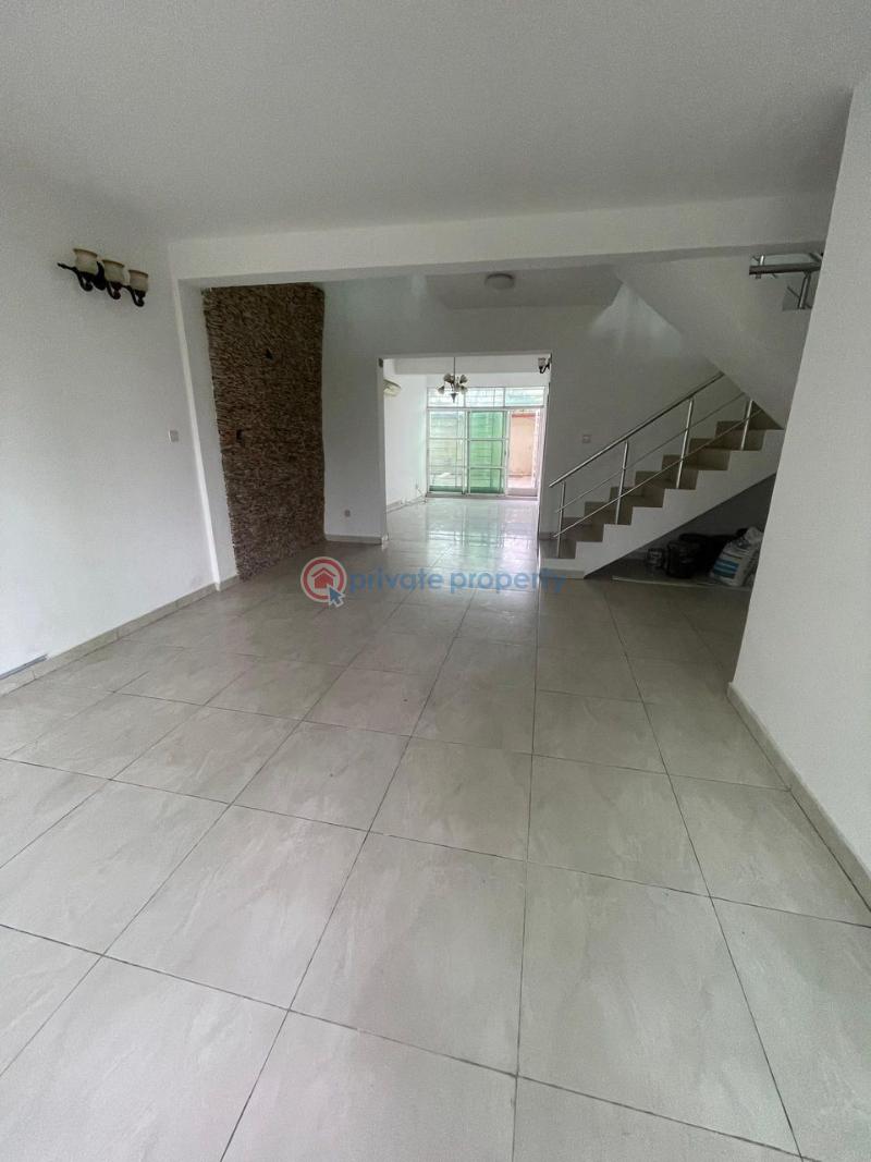 4 bedroom Terraced Duplex For Sale *distress Deal In Ikoyi* 4 Bedroom Terrace Duplex With Bq With T Location; Osborne Estate, Ikoyi. Osborne Foreshore Estate Ikoyi Lagos - 8