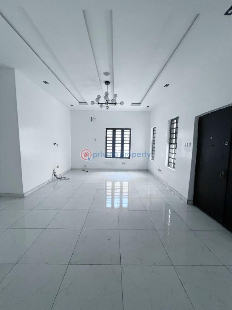 Distress sale 4 bedroom semi detached duplex in chevron lekki - 6 4 bedroom Semi detached Duplex For Sale Chevron Lekki Chevron Drive Lekki Lagos - 6