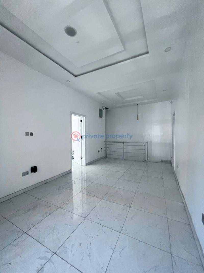 Distress sale 4 bedroom semi detached duplex in chevron lekki - 8 4 bedroom Semi detached Duplex For Sale Chevron Lekki Chevron Drive Lekki Lagos - 8