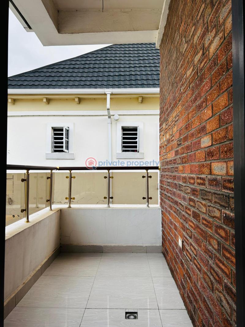 Distress sale, 4bedroom semi detached duplex in ologolo - 8 4 bedroom Semi detached Duplex For Sale Ologolo Lekki Lagos - 8