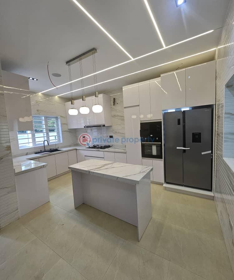 5 bedroom Detached Duplex For Sale Pinnock Osapa Lekki Lagos - 3