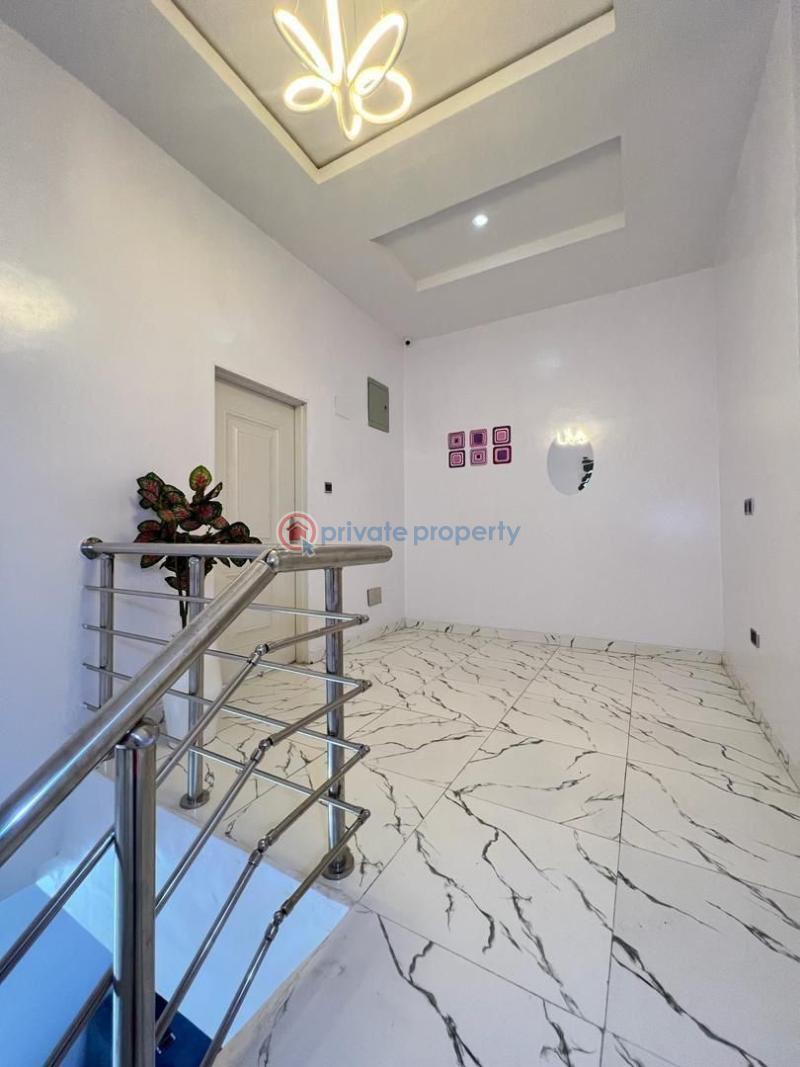 Distress sale 5 bedroom semi detached duplex in thomas estate ajah - 2 5 bedroom Semi detached Duplex For Sale Secure Estate In Thomas Estate Thomas Estate Ajah Lagos - 2