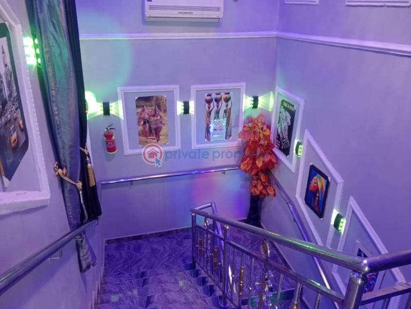 8 bedroom Hotel For Sale Estate Mowe Ogun area  - 11