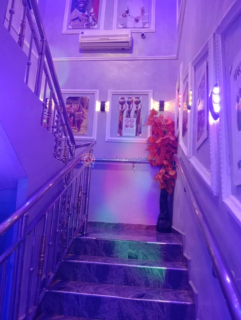 8 bedroom Hotel For Sale Estate Mowe Ogun area  - 10