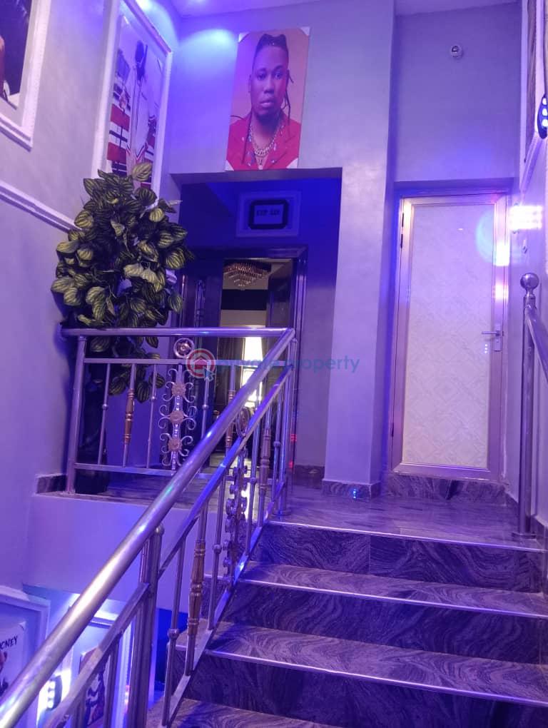 8 bedroom Hotel For Sale Estate Mowe Ogun area  - 14
