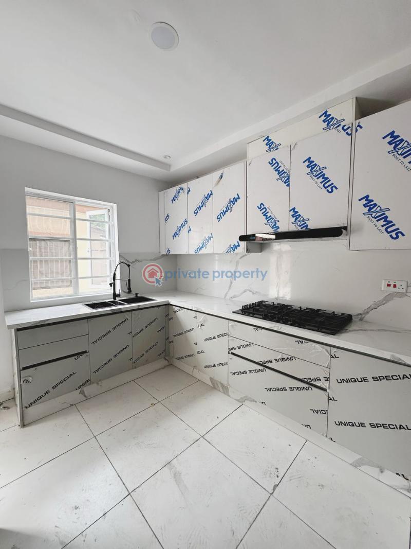 Distress sale, massive 5 bedroom duplex with 3 rooms bq - 2 5 bedroom Duplex For Sale Femi Okunnu Jakande Lekki Lagos - 2