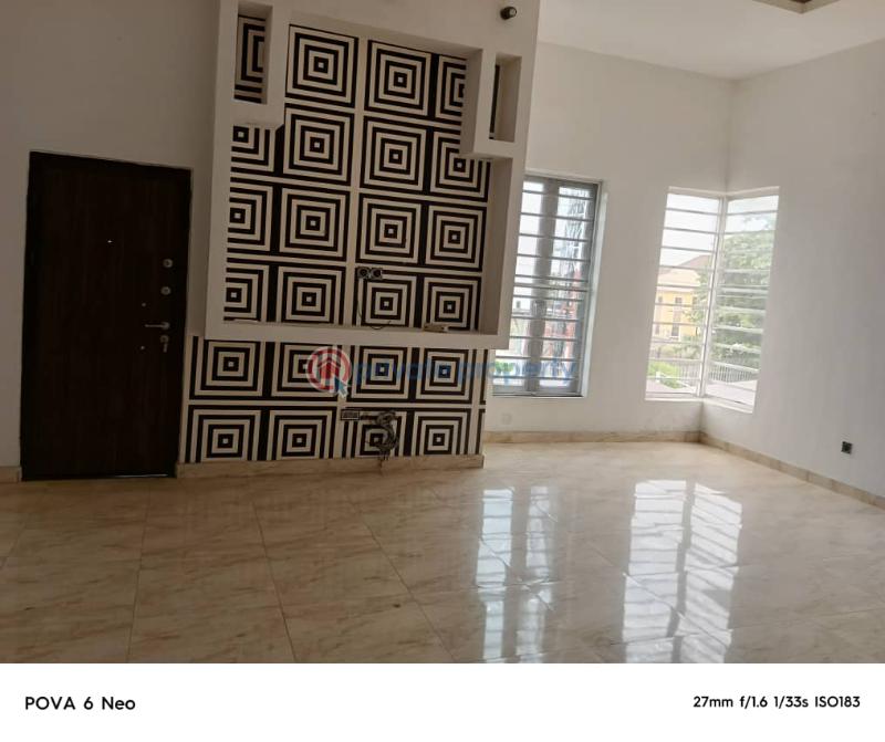 Distress sale massive 5 bedroom fully detached duplex in chevy view - 5 5 bedroom Duplex For Sale Chevy View Est Chevron Drive Lekki Lagos - 5