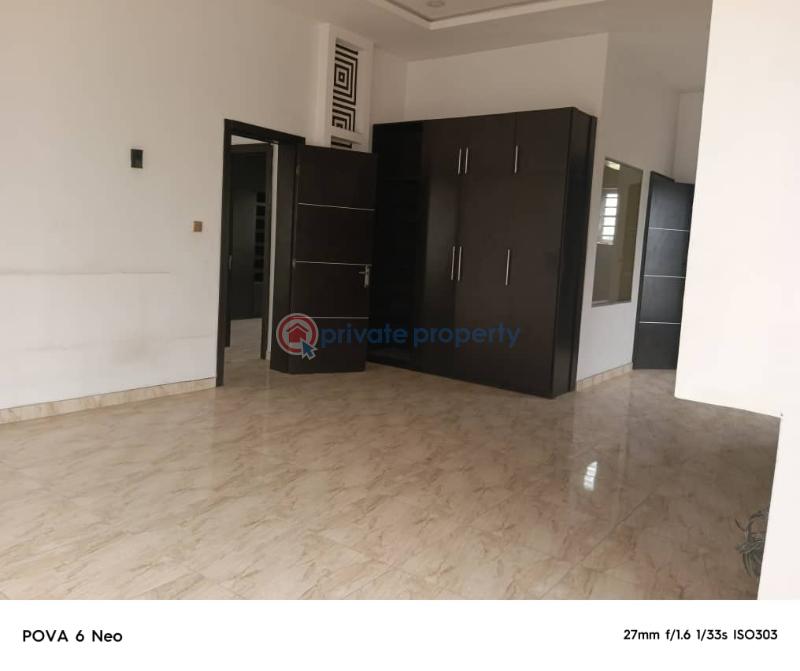 Distress sale massive 5 bedroom fully detached duplex in chevy view - 4 5 bedroom Duplex For Sale Chevy View Est Chevron Drive Lekki Lagos - 4
