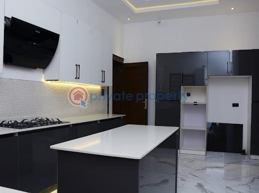 Distress sale, massive 5 bedroom semi detached with bq in ikate - 11 5 bedroom Semi detached Duplex For Sale Spar Road Lekki Phase 1 Lagos - 11