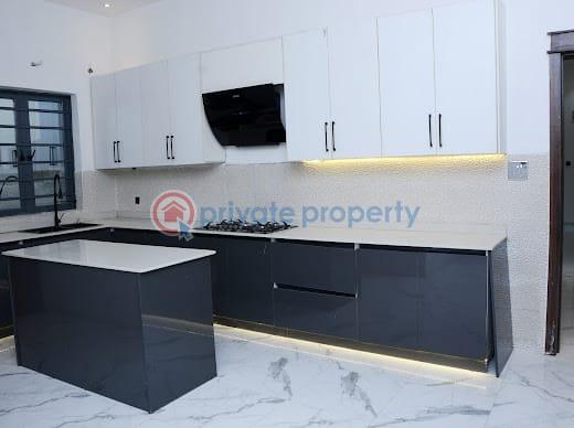 Distress sale, massive 5 bedroom semi detached with bq in ikate - 3 5 bedroom Semi detached Duplex For Sale Spar Road Lekki Phase 1 Lagos - 3