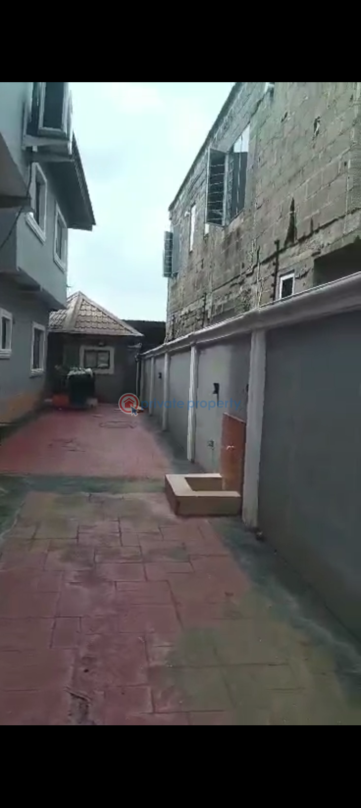 House For Sale In An Estate At Olopa Bstop, Grailand Axis On Band A Light. Iju-obawole Ifako-Ijaiye Lagos - 5