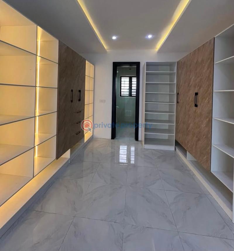 4 bedroom Flat & Apartment For Sale Ologolo Lekki Lagos - 5