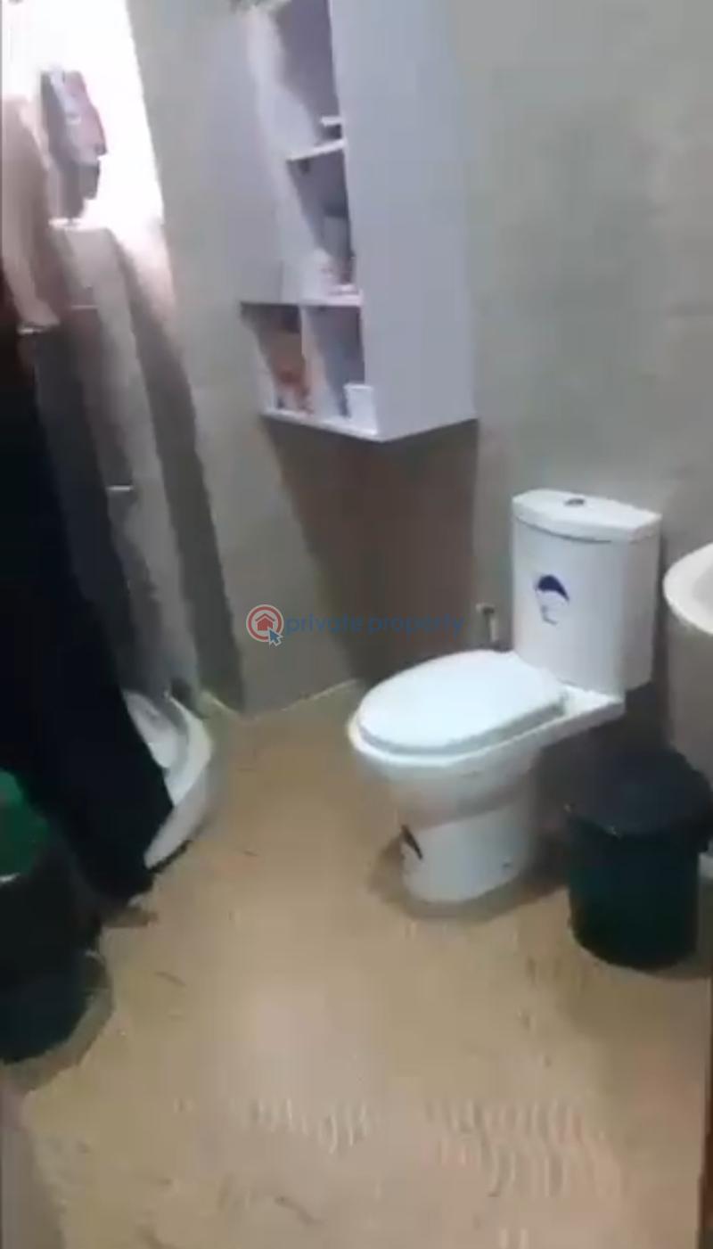 3 bedroom Block Of Flats For Sale Off Chief Natufe Street, Bode Thomas Bode Thomas Surulere Lagos - 2