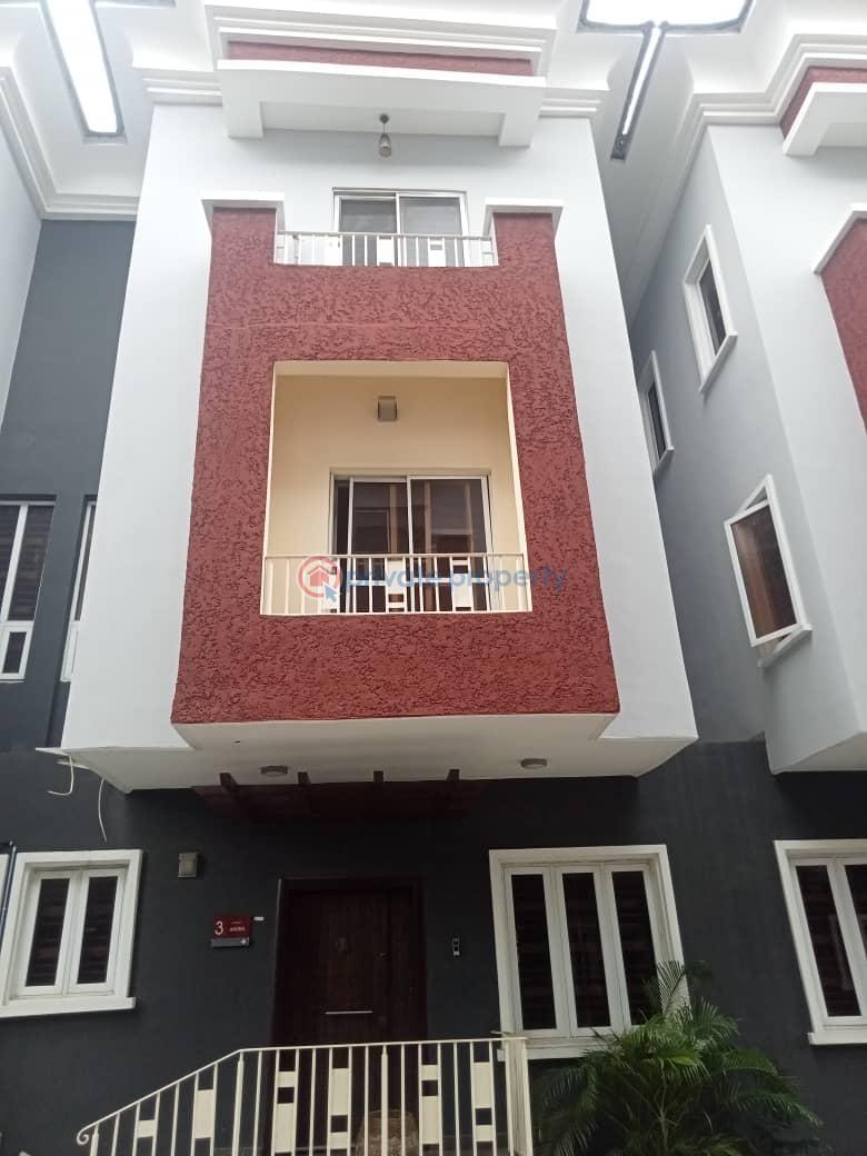 Distressed four bedroom terrace duplex with bq for sale at osapa london, lekki. - 1 4 bedroom Terrace For Sale Osapa London Lekki Lagos - 1