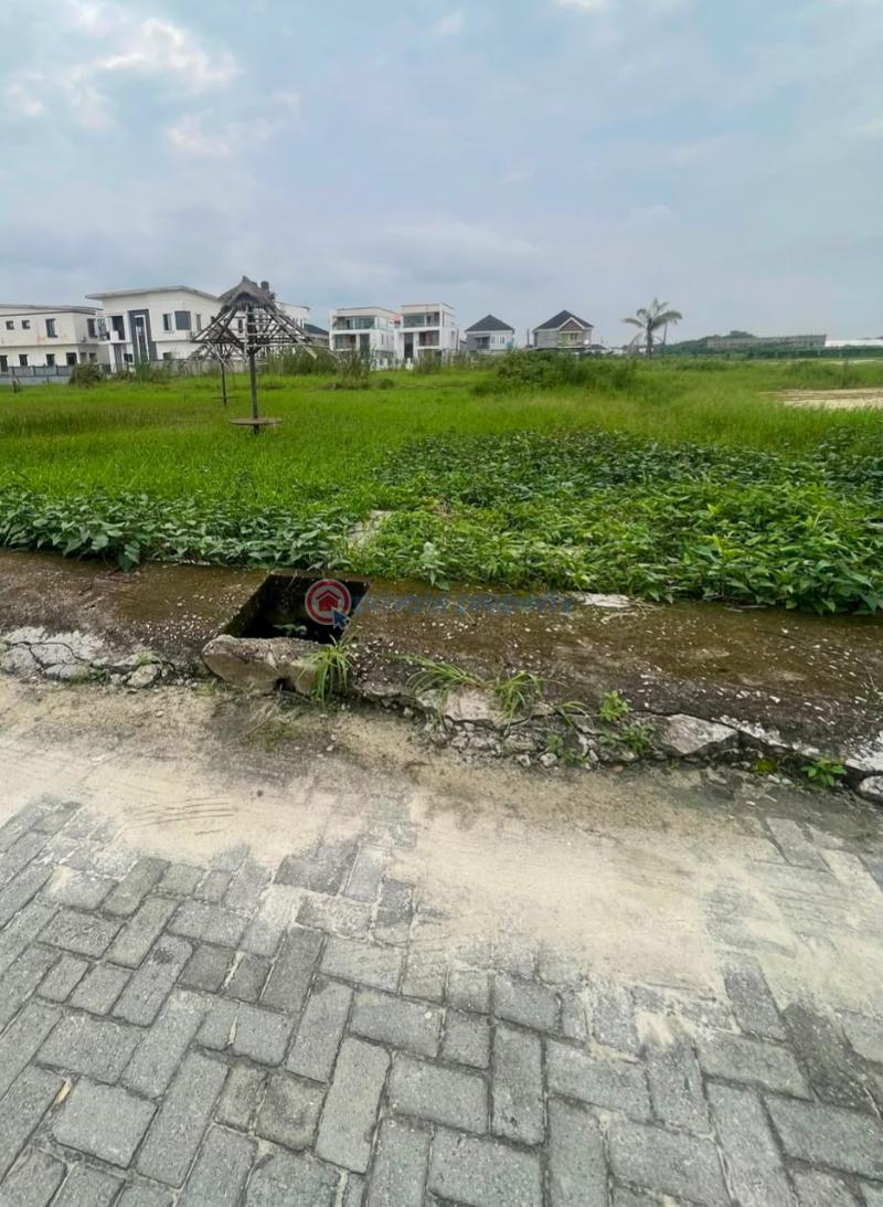 1 bedroom Residential Land For Sale Located Inside Seren And Secured Estate,the Dry Land Is Facing Interlocked Sangotedo Lagos - 0
