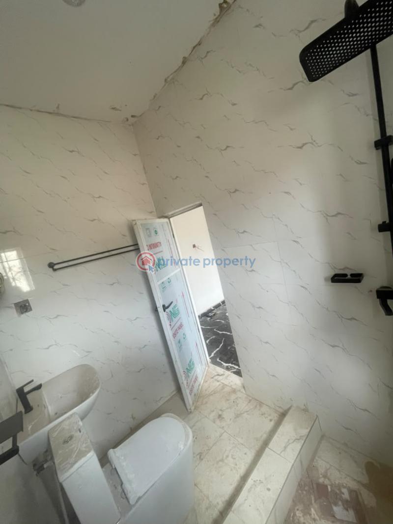 3 bedroom Flat & Apartment For Rent Isiohor Benin Edo - 12