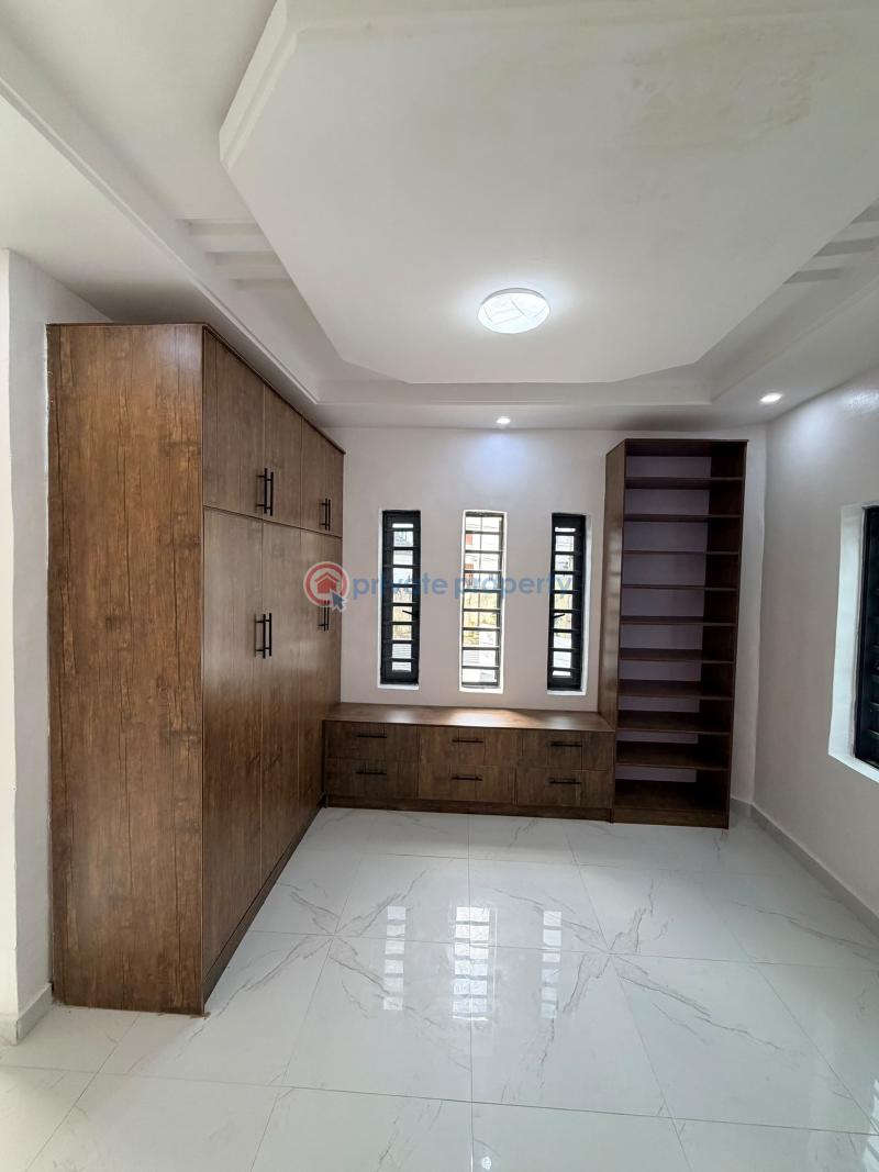4 bedroom Detached Duplex For Sale Kolapo Ishola Estate Akobo Ibadan Akobo Ibadan Oyo - 5