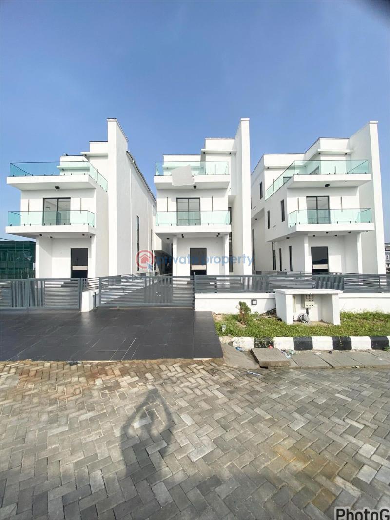 Duplex with swimming pool & cinema*  🔑🔑 5bedrooms fully-detached duplex with bq for sale!! - 5 5 bedroom Detached Duplex For Sale 2nd Toll Gate Lekki Lagos - 5