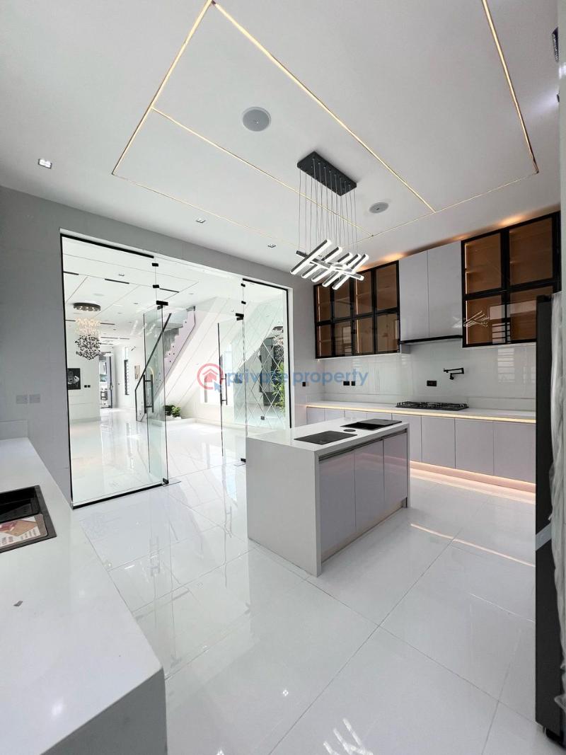 Duplex with swimming pool & gym*   5bedrooms fully-detached duplex with bq for sale!! - 11 5 bedroom Detached Duplex For Sale Chevron Lekki Lekki Lagos - 11