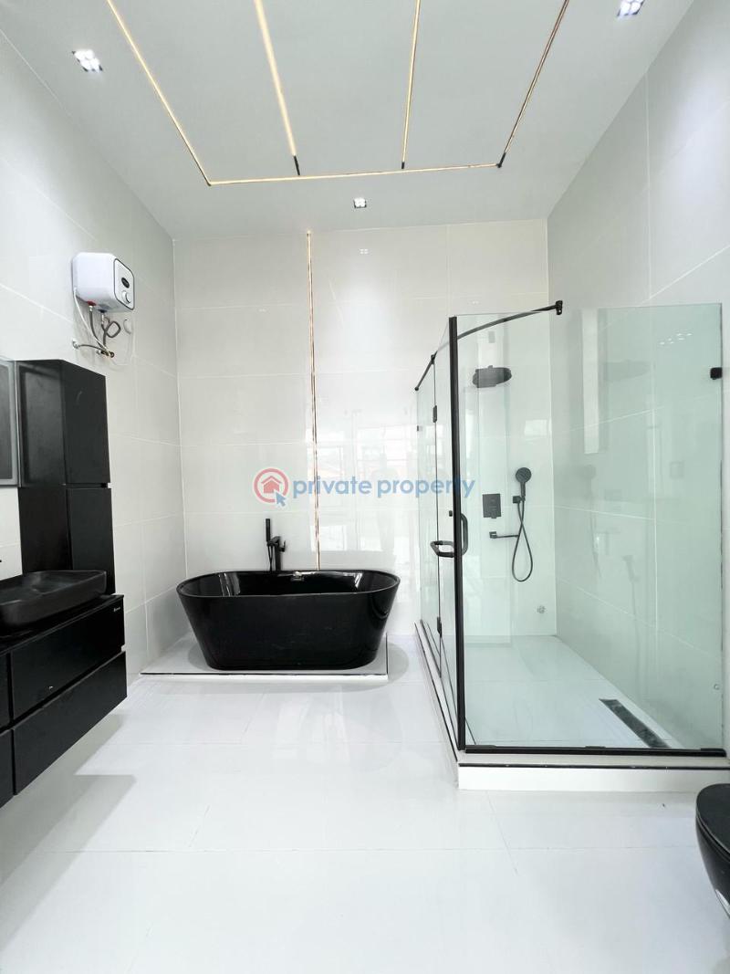 Duplex with swimming pool & gym*   5bedrooms fully-detached duplex with bq for sale!! - 20 5 bedroom Detached Duplex For Sale Chevron Lekki Lekki Lagos - 20