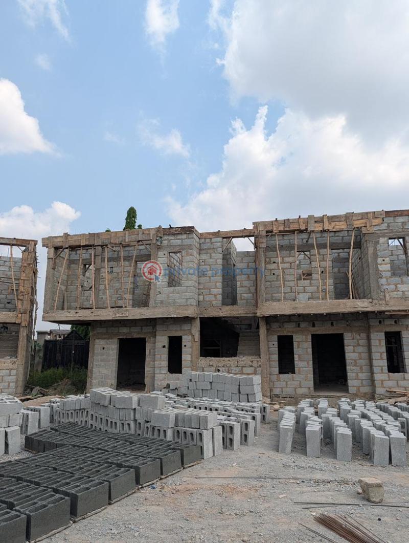 House For Sale Location: Omolayo Estate / Bashorun Housing Estate, Akobo, Ibadan Ibadan Oyo - 3