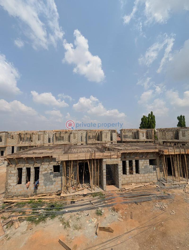 House For Sale Location: Omolayo Estate / Bashorun Housing Estate, Akobo, Ibadan Ibadan Oyo - 0