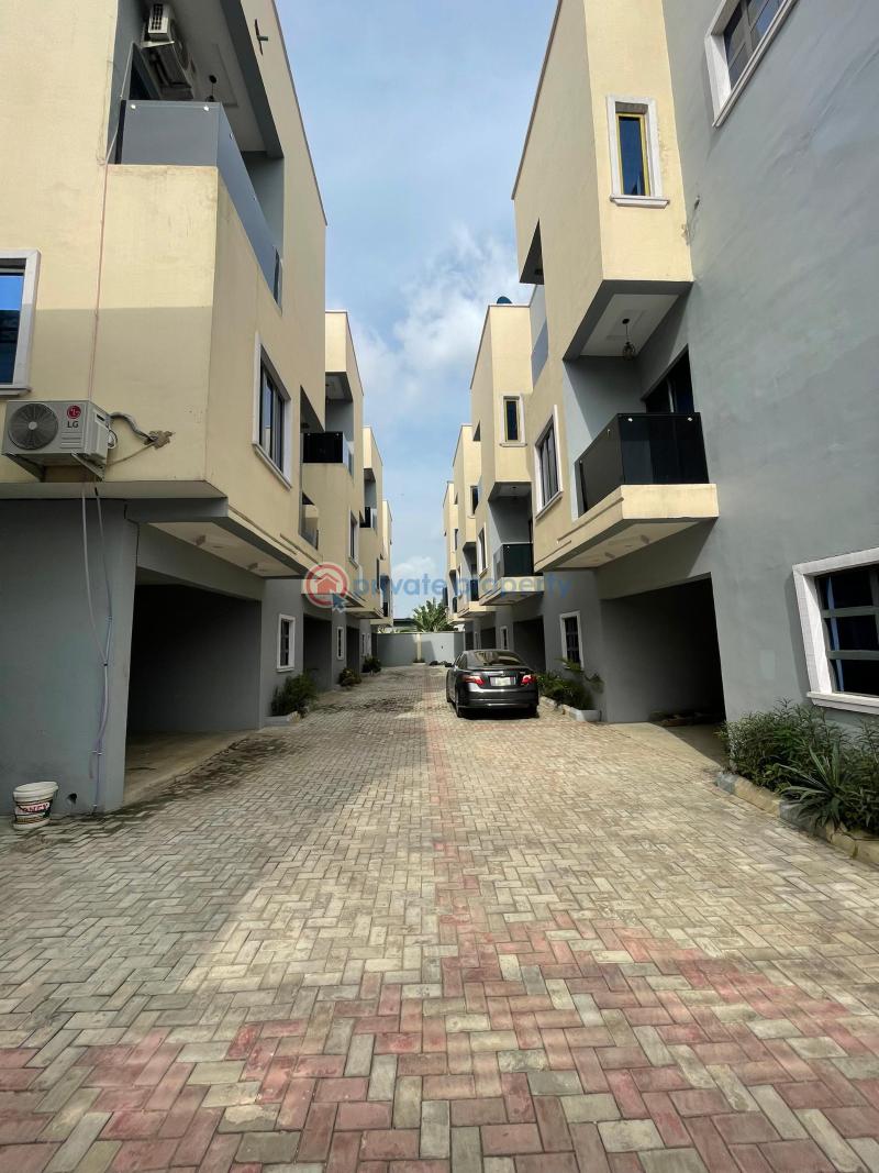 Elegant 3 bedroom terrace duplex plus garage & a room bq - 1 3 bedroom Terrace For Sale Yaba Lagos - 1