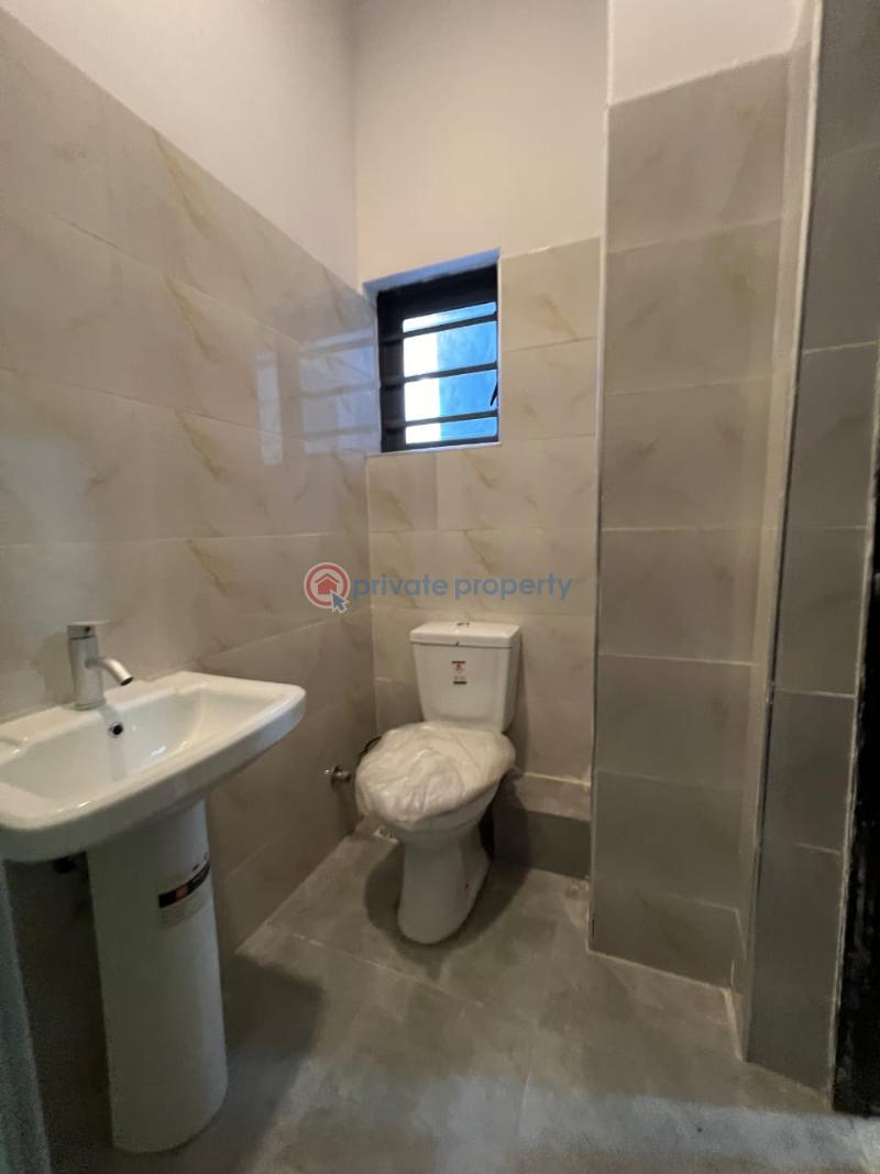 Elegant 3bdrms apartment in a good area - 9 3 bedroom Flat & Apartment For Sale Freedom Way Along Lekki Expressway Lagos - 9