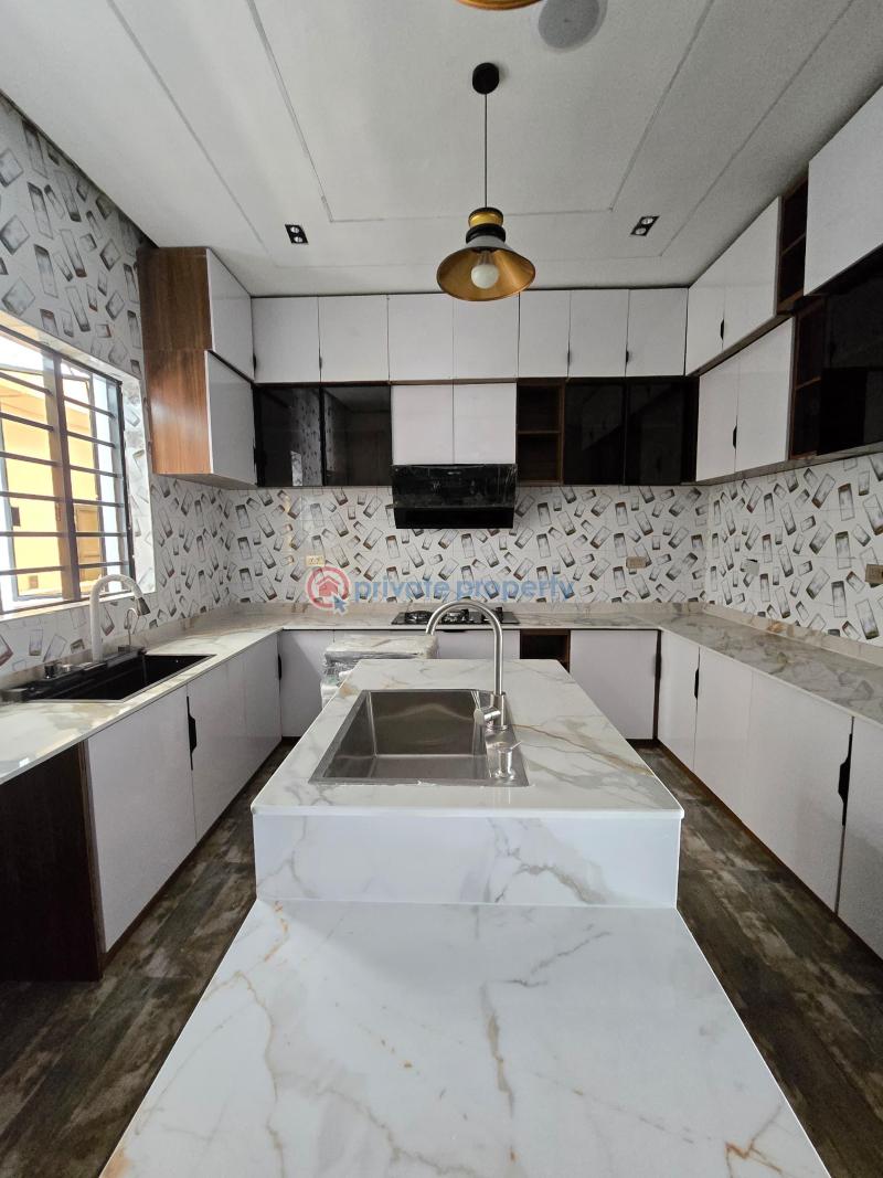 5 bedroom Detached Bungalow For Sale Osapa Lekki Lagos - 6
