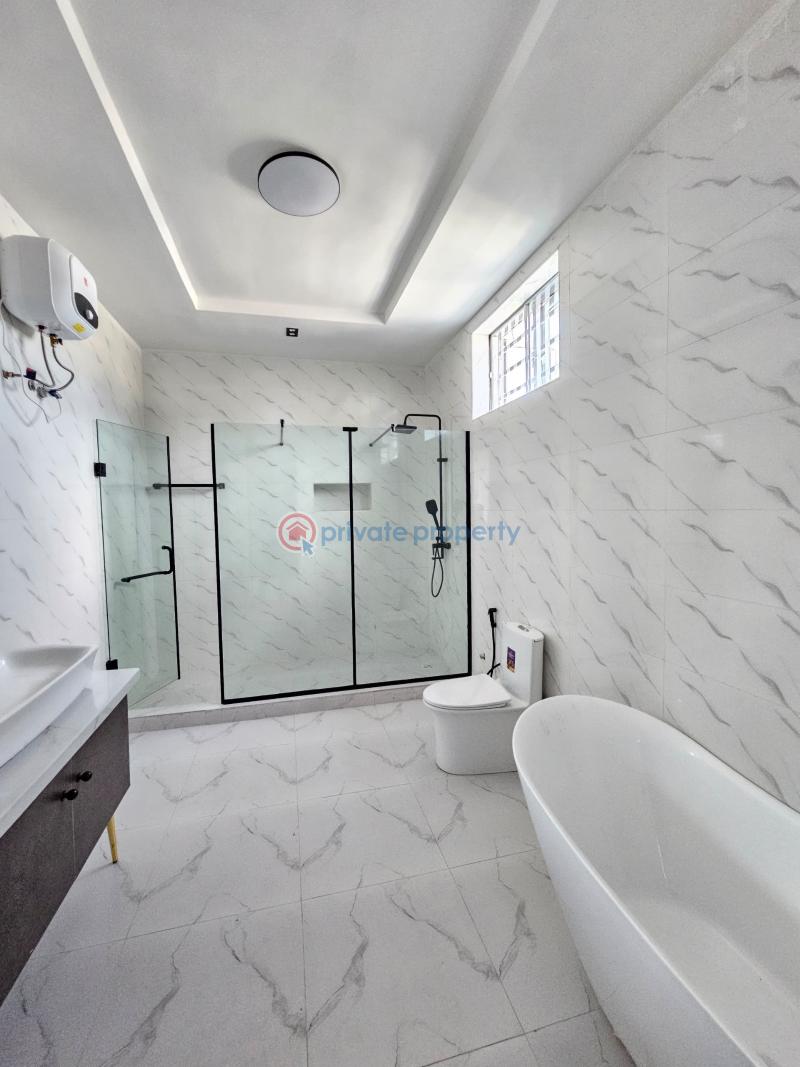 5 bedroom House For Sale Ikota,county Lekki Lagos - 1